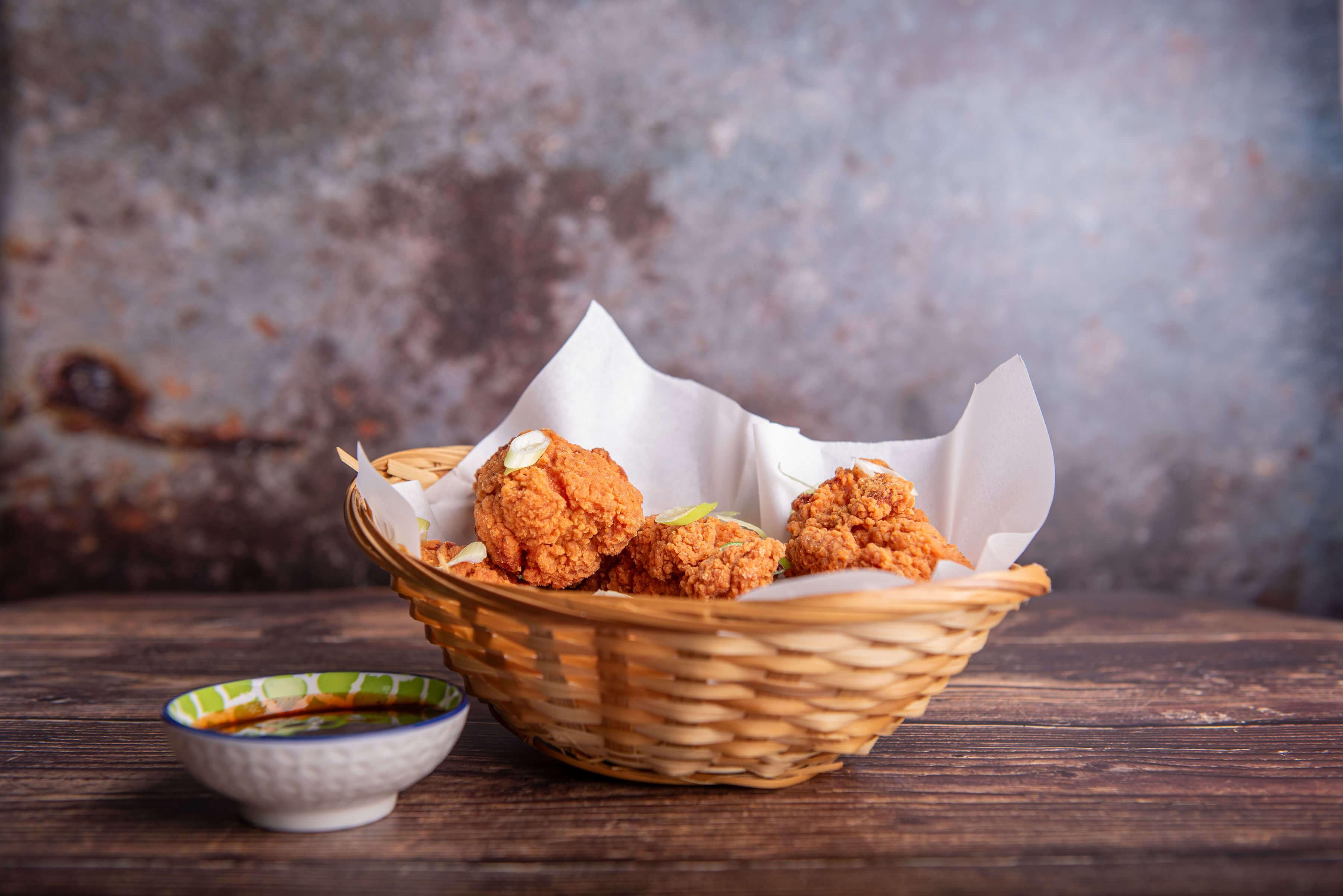 Hot Chicken Wings & BBQ dip.jpg